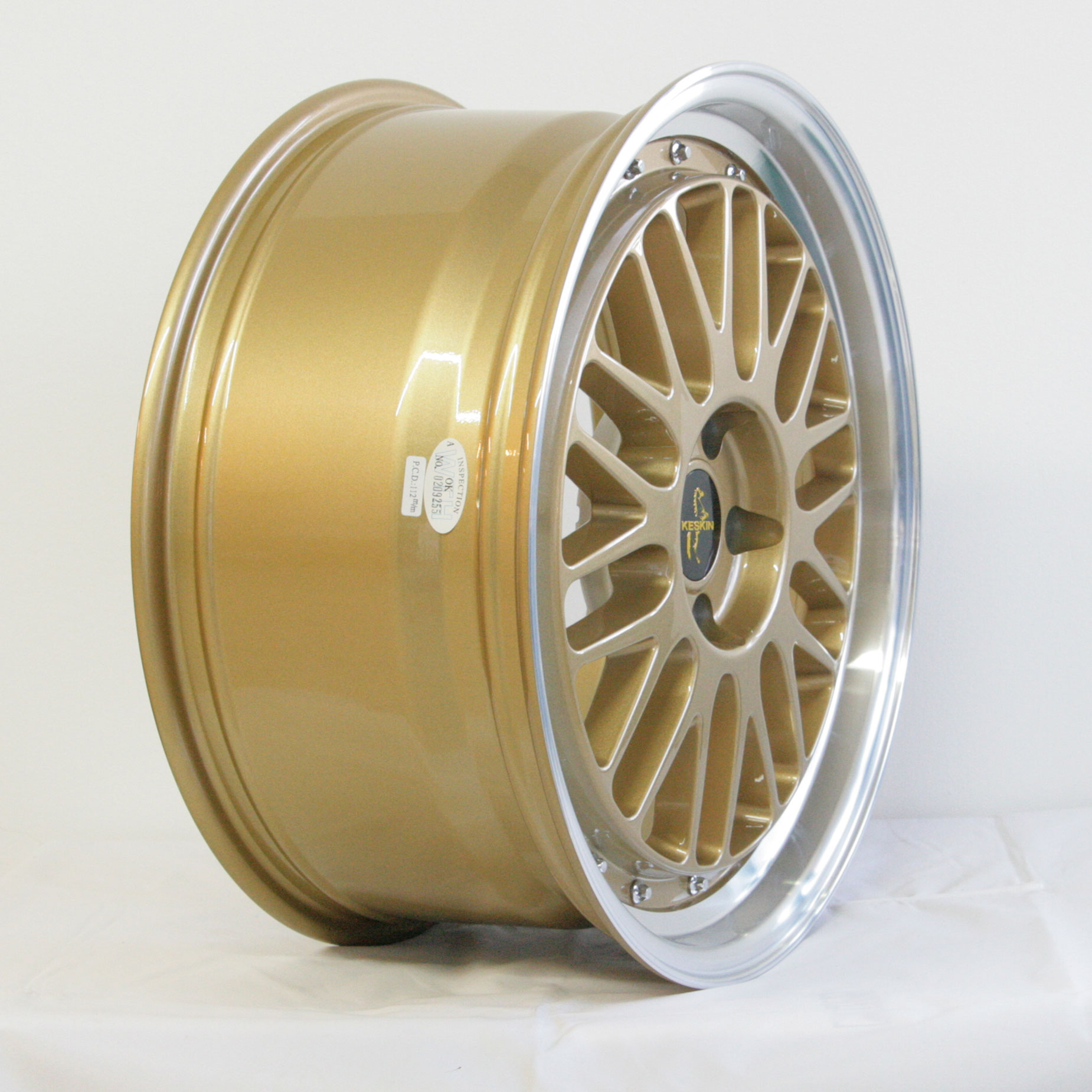 19 Zoll Keskin KT22 Le Mans Retro Gold Alufelgen für Ford Focus ST IV Typ DEH