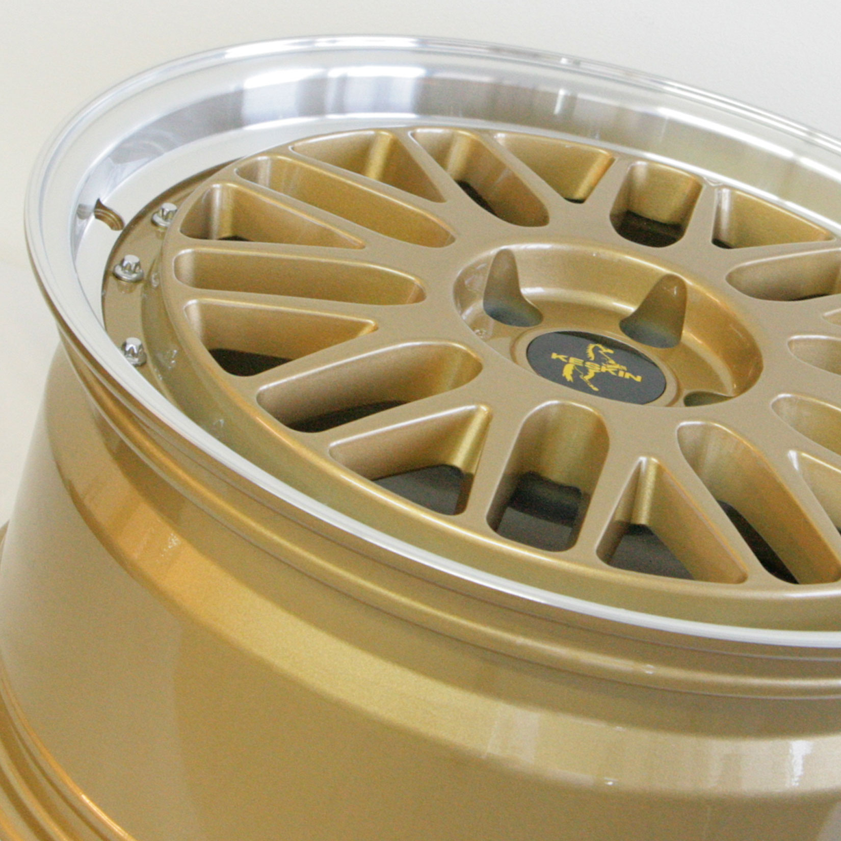 19 Zoll Keskin KT22 Le Mans Retro Gold Alufelgen für Ford Focus ST IV Typ DEH